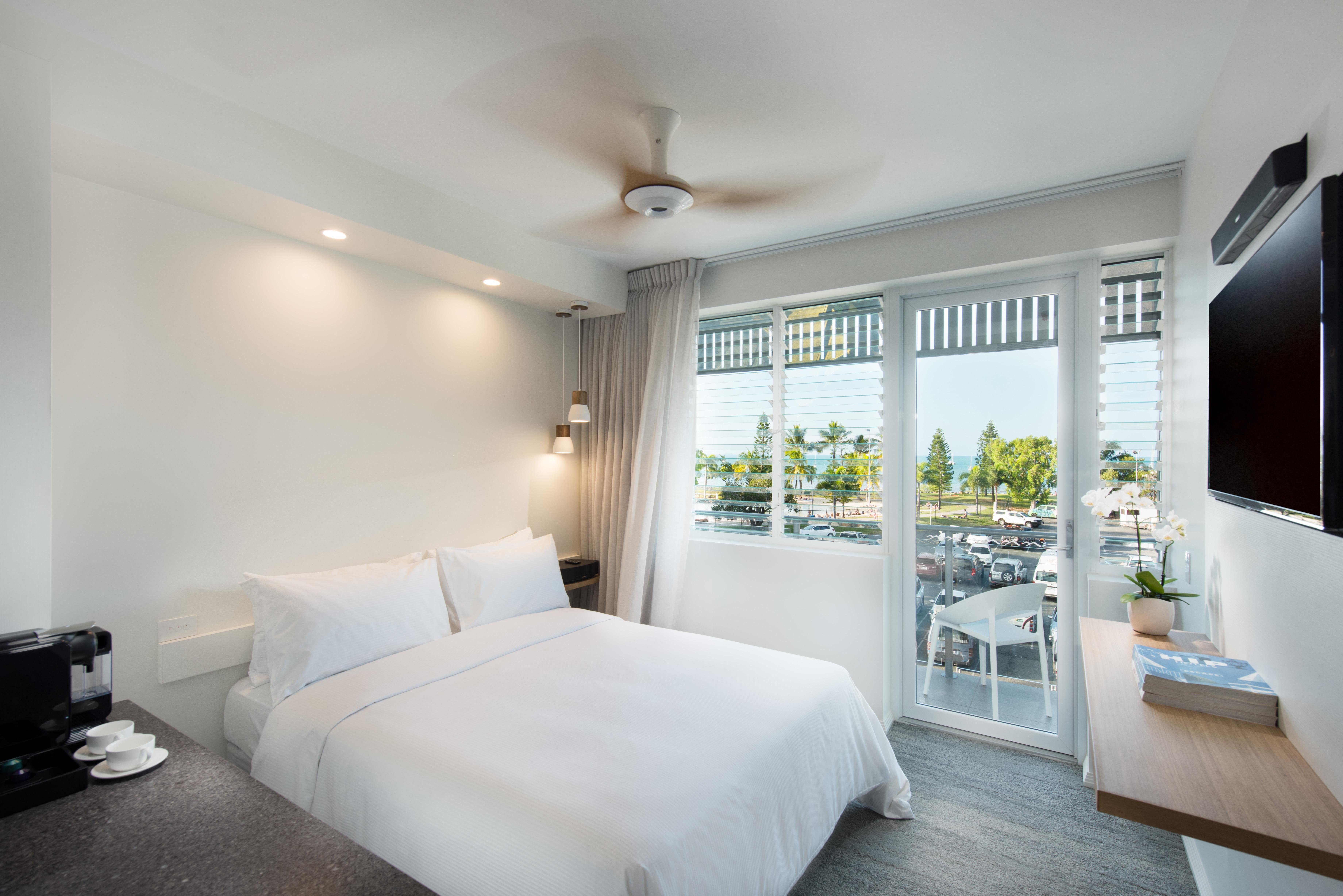 Heart Hotel And Gallery Whitsundays Airlie Beach Ngoại thất bức ảnh