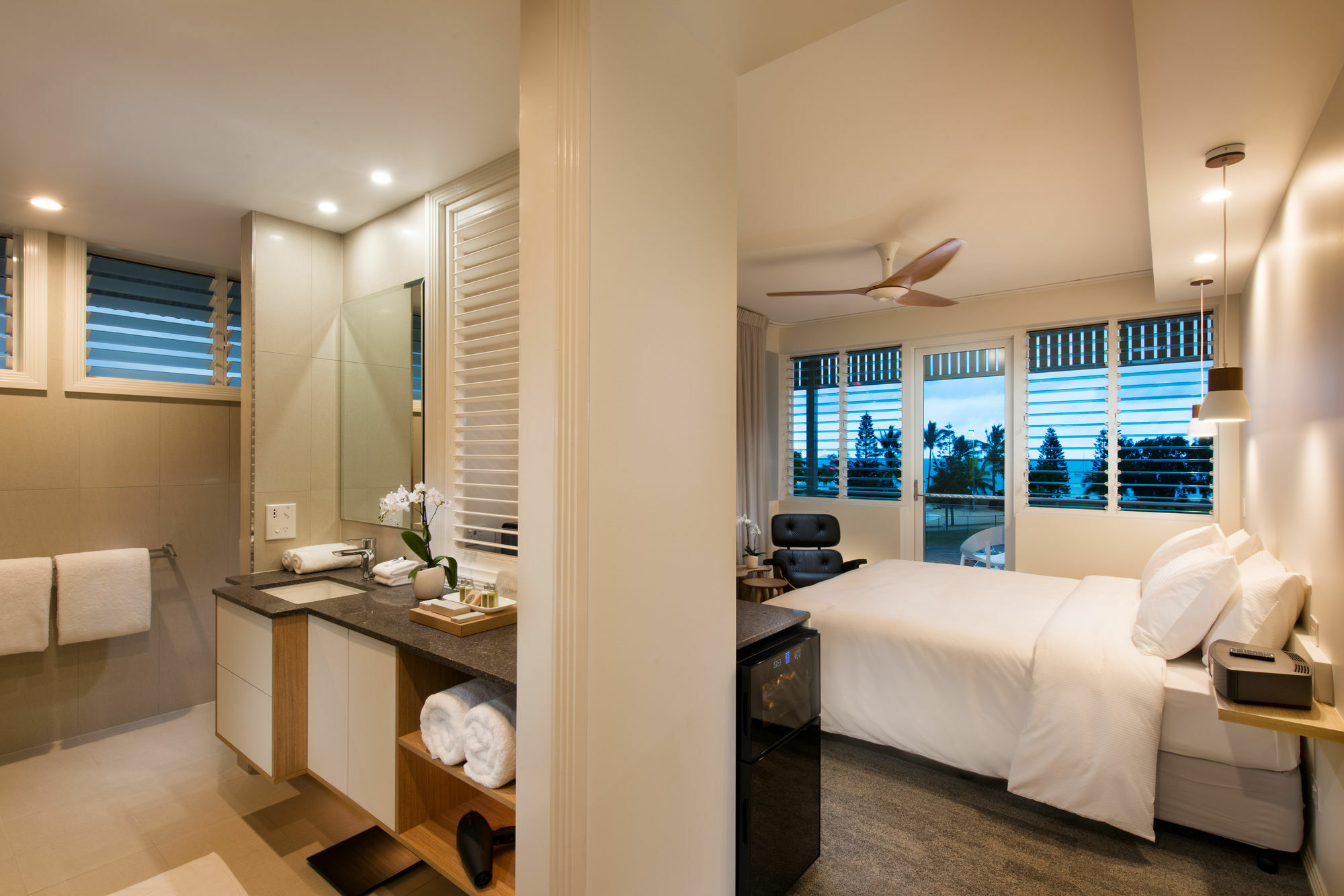 Heart Hotel And Gallery Whitsundays Airlie Beach Ngoại thất bức ảnh